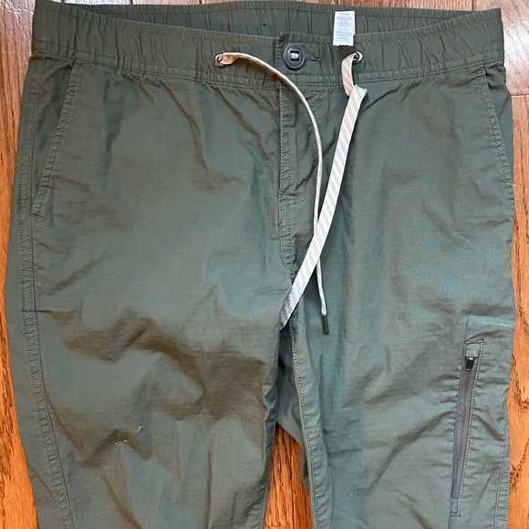 VUORI $98 Womens Ripstop Pant Olive Small EUC - Picture 6 of 16